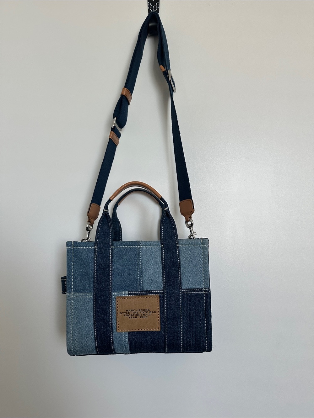 MARC JACOBS THE DENIM SMALL TOTE BAG - Picture 2 of 10
